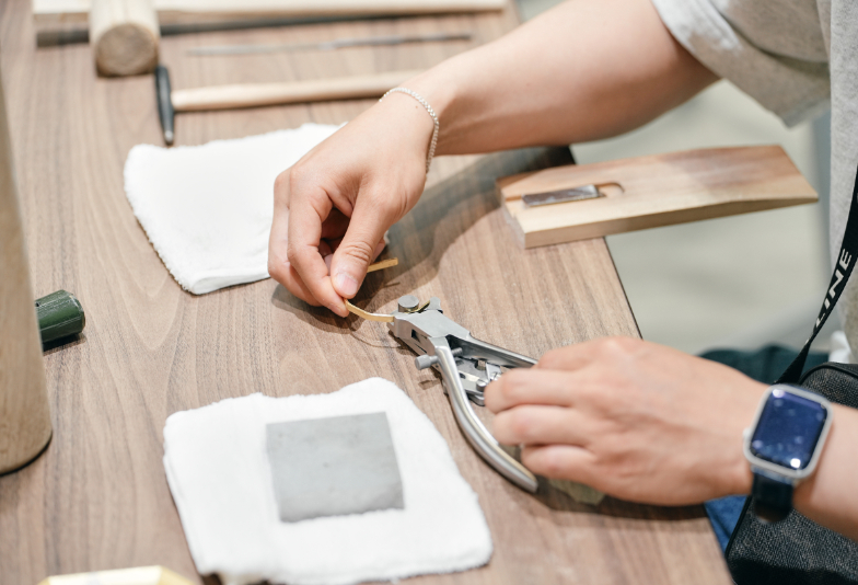 大阪・天王寺手作りバングル形を丸くする