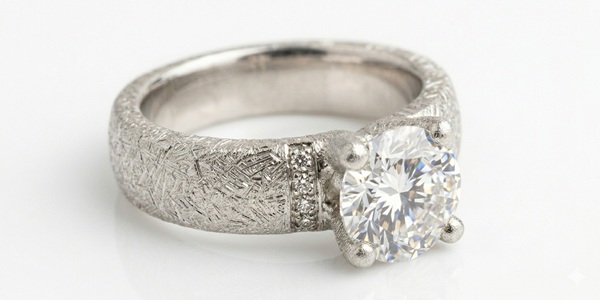 アンティーク　サテン　大阪　天王寺　婚約指輪