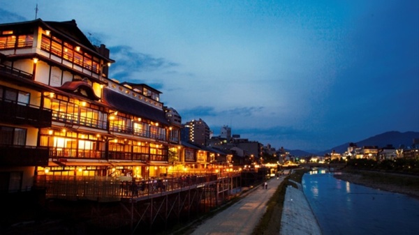 LE UN鮒鶴京都鴨川リゾート