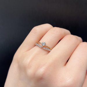 LAPAGE（ラパージュ）の婚約指輪と結婚指輪の重ね着け