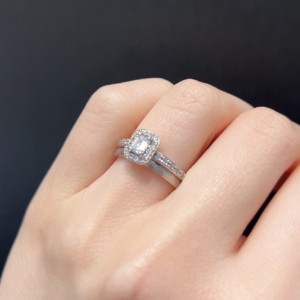 RosettE（ロゼット）とRosettE/SP（ロゼットエスピー）の婚約指輪と結婚指輪の重ね着け