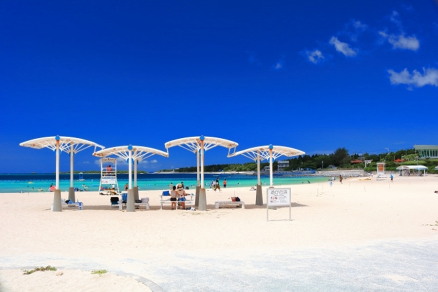 夏プロポーズ　海　沖縄県　エメラルドビーチ