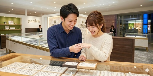 garden天王寺3,000本見比べ着け比べ