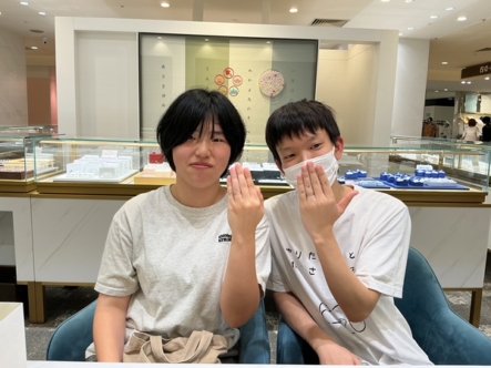 【大阪市・東成区】美女と野獣の結婚指輪をペアでご成約いただきました。